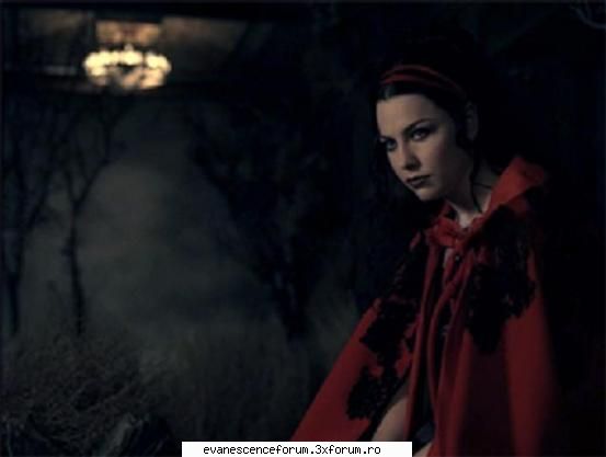 a treia poze cu amy lee